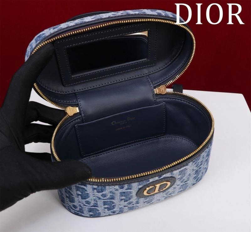 Effortless Christian Dior Cosmetic Bags 71173