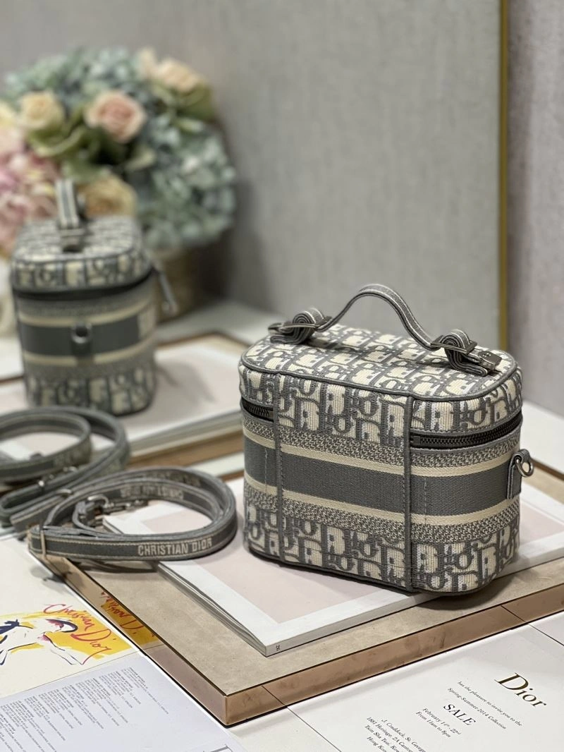 RelaxedFit Christian Dior Cosmetic Bags 71156