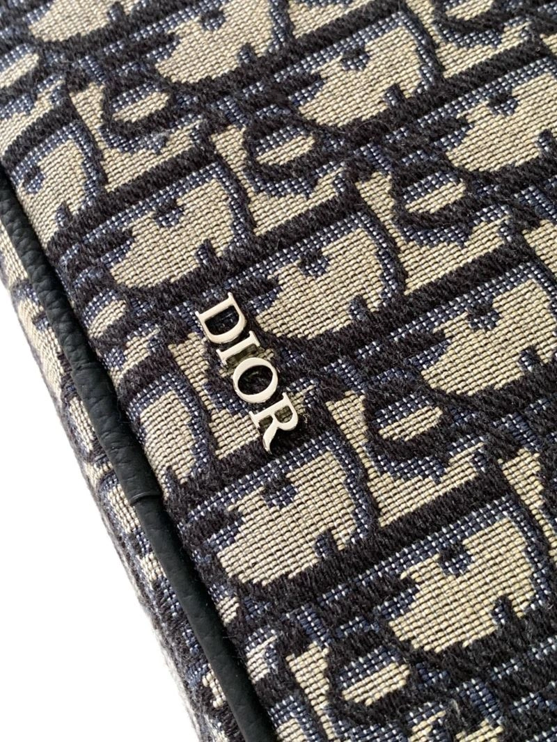 Contemporary Christian Dior Cosmetic Bags 64082