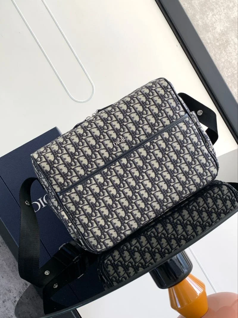 Tailored Christian Dior Cosmetic Bags 47597