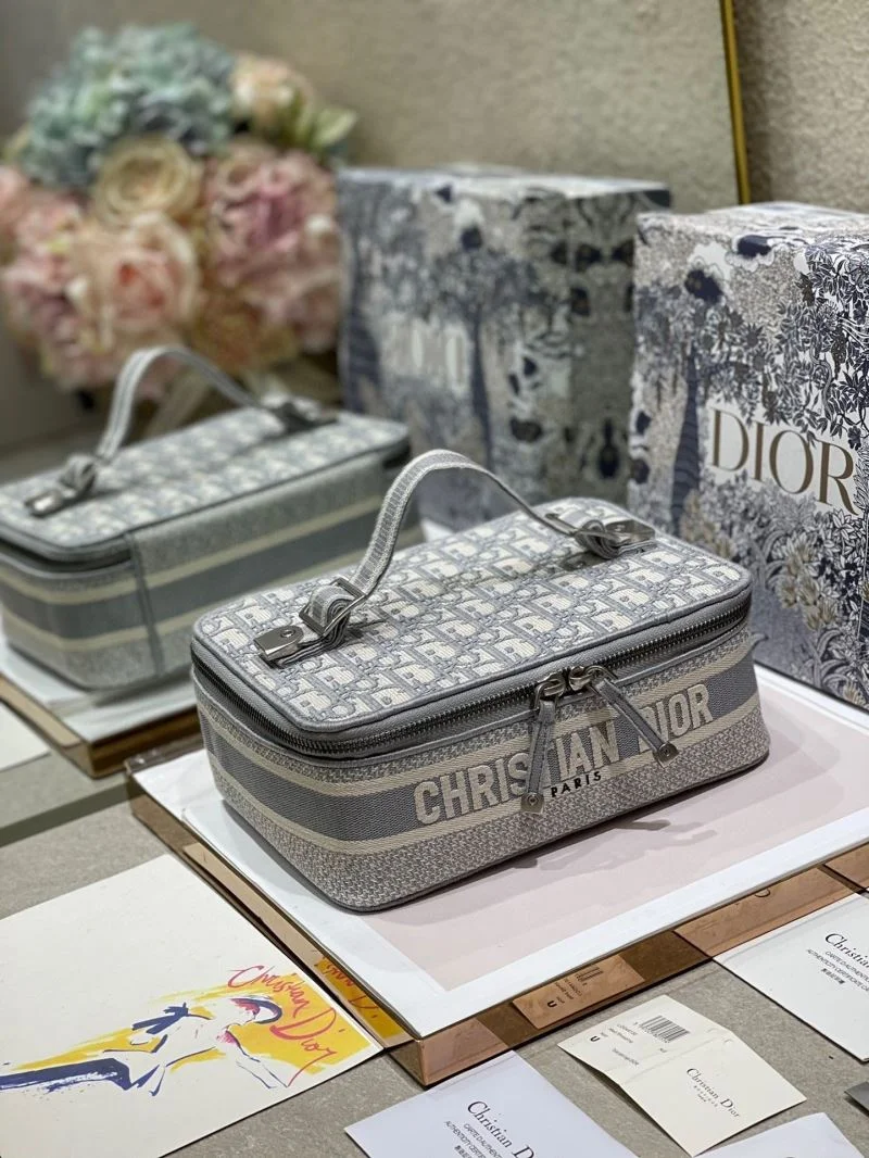 Affordable Christian Dior Cosmetic Bags 47593