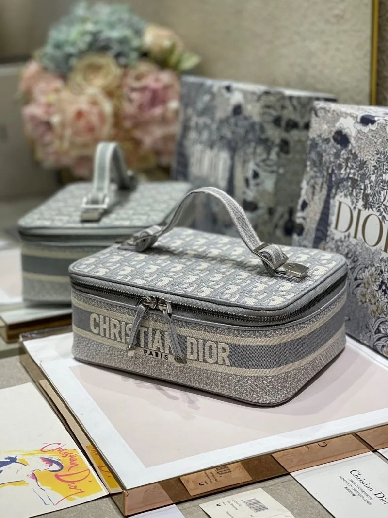 Affordable Christian Dior Cosmetic Bags 47593