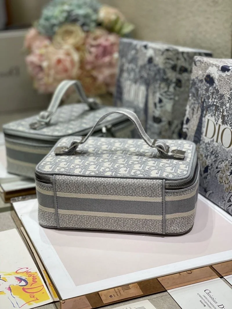 Affordable Christian Dior Cosmetic Bags 47593