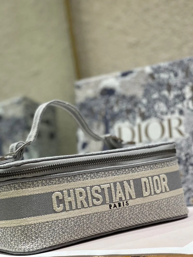 Affordable Christian Dior Cosmetic Bags 47593