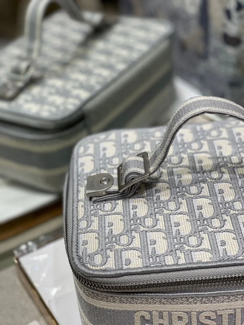 Affordable Christian Dior Cosmetic Bags 47593