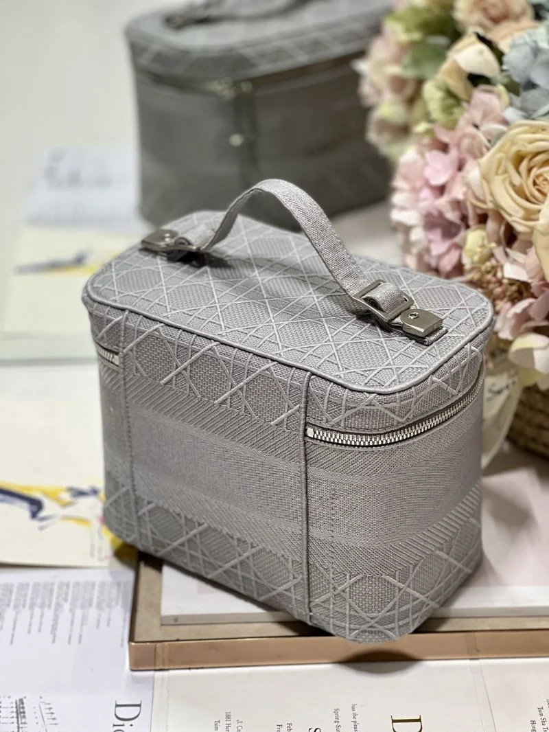 Christian Dior Cosmetic Bags Soft 47623