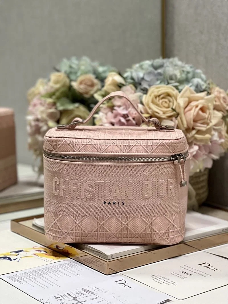 Supportive Christian Dior Cosmetic Bags 47587