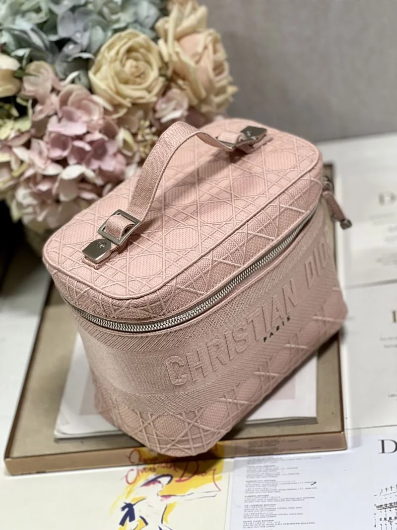Supportive Christian Dior Cosmetic Bags 47587