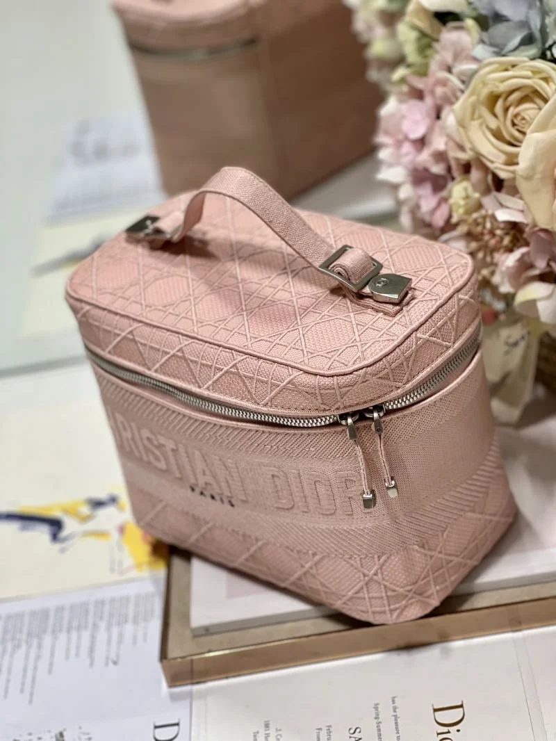Supportive Christian Dior Cosmetic Bags 47587