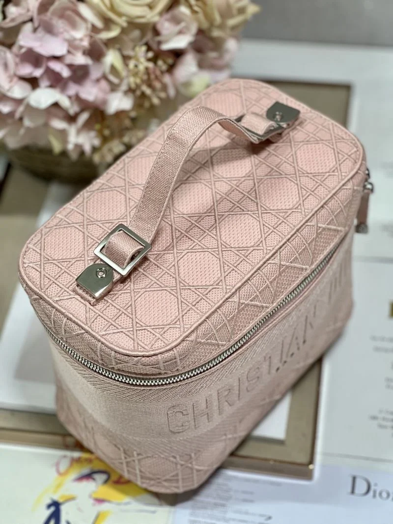 Supportive Christian Dior Cosmetic Bags 47587