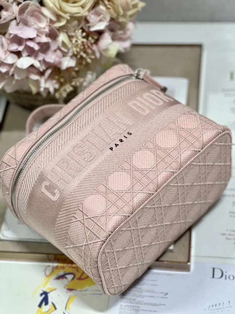 Supportive Christian Dior Cosmetic Bags 47587