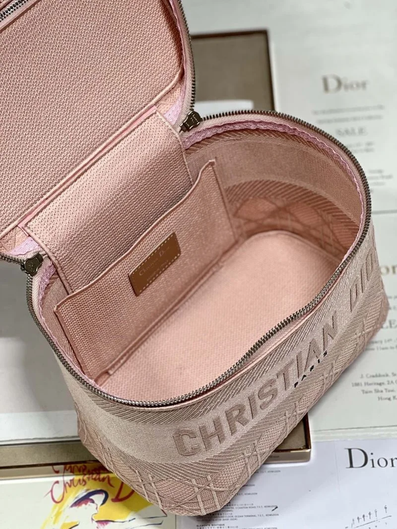 Supportive Christian Dior Cosmetic Bags 47587
