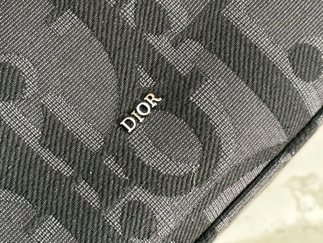Supportive Christian Dior Cosmetic Bags 92226