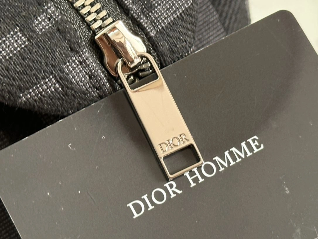 Supportive Christian Dior Cosmetic Bags 92226