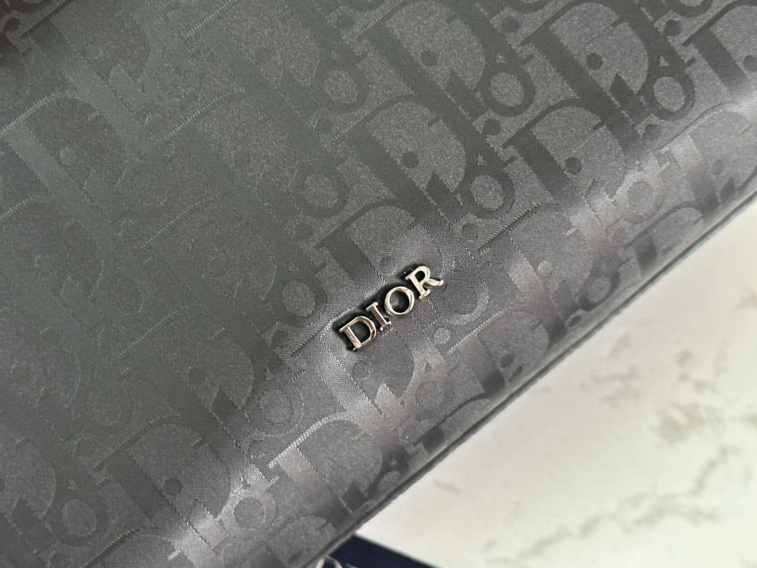 Chic Christian Dior Cosmetic Bags 92267