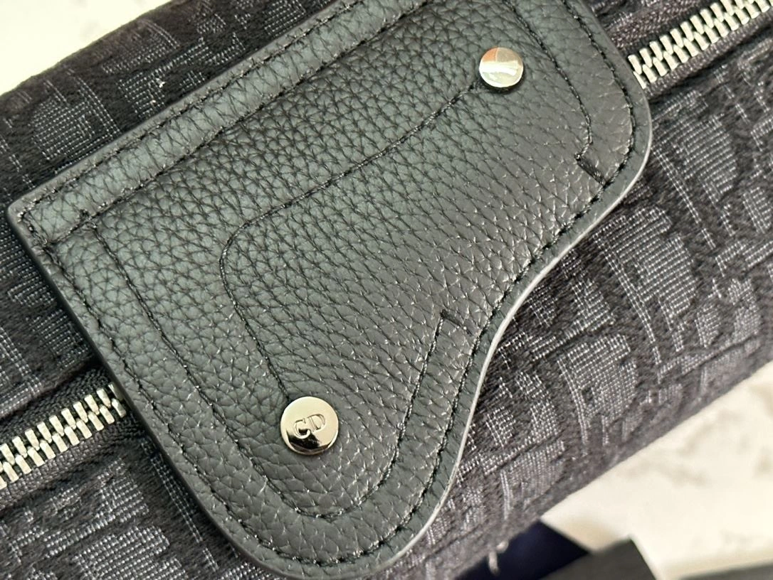Unisex Christian Dior Cosmetic Bags 92231