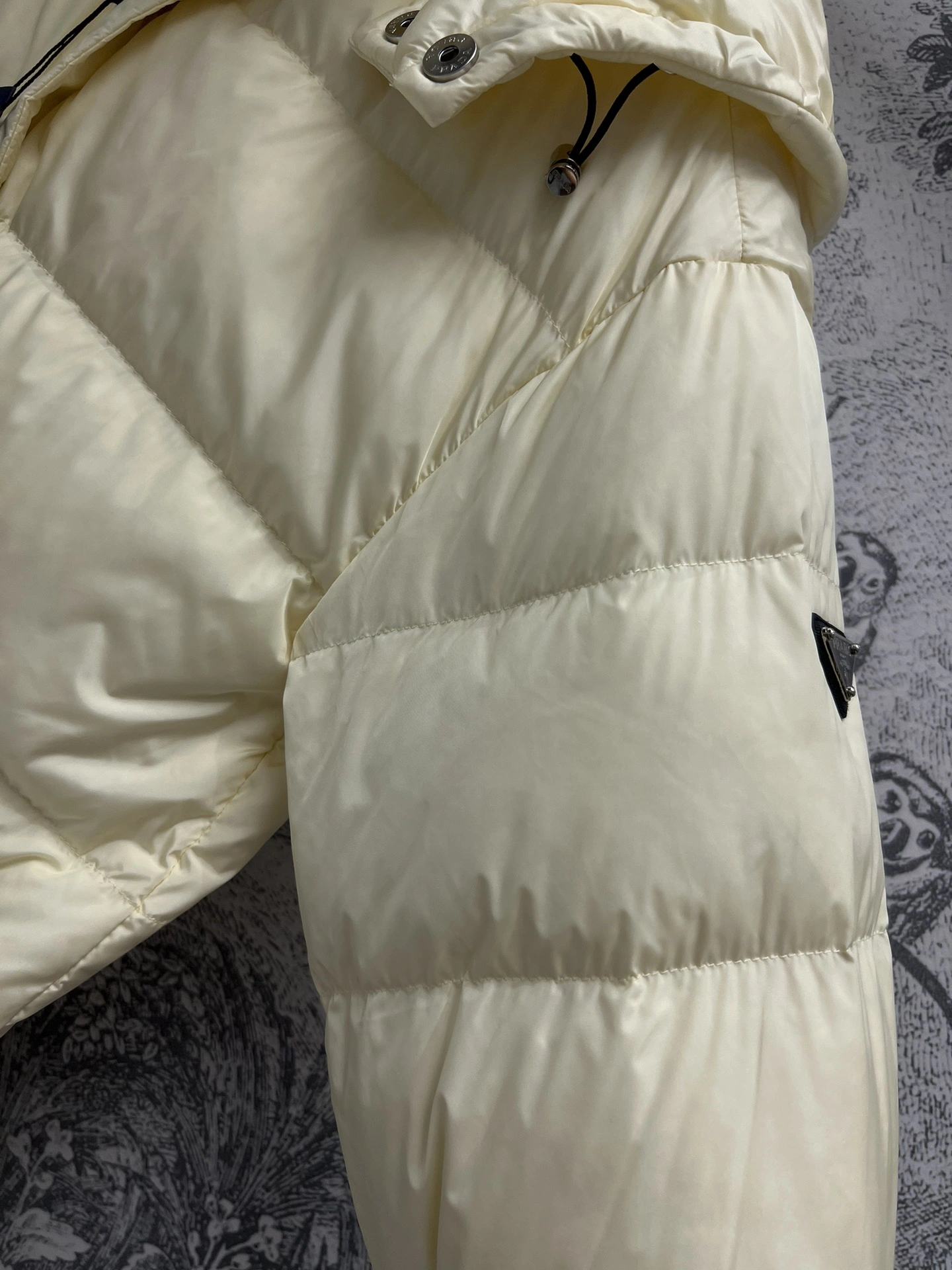 Christian Dior Down Jackets Modern 118037