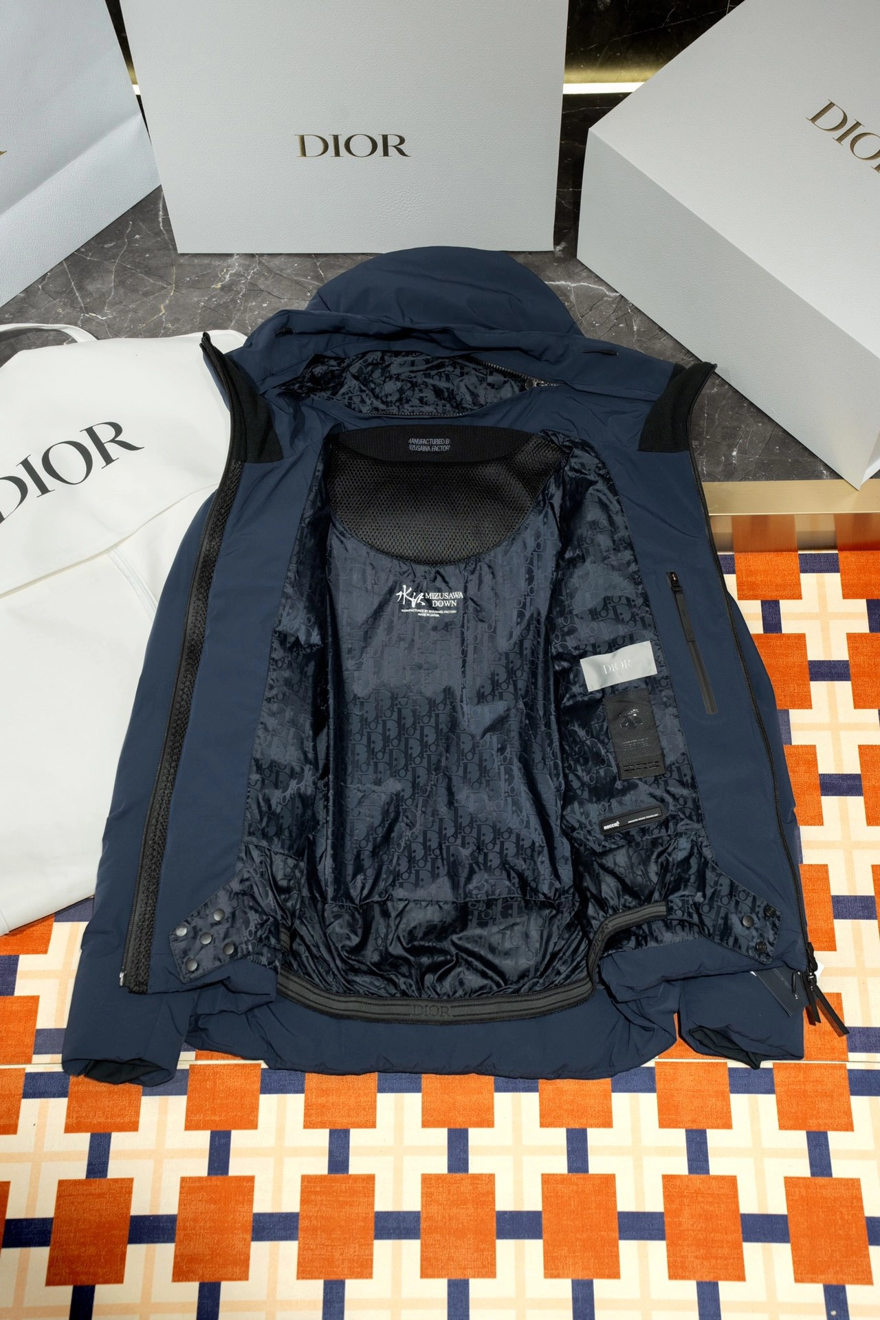 Breathable Christian Dior Down Jackets 118003