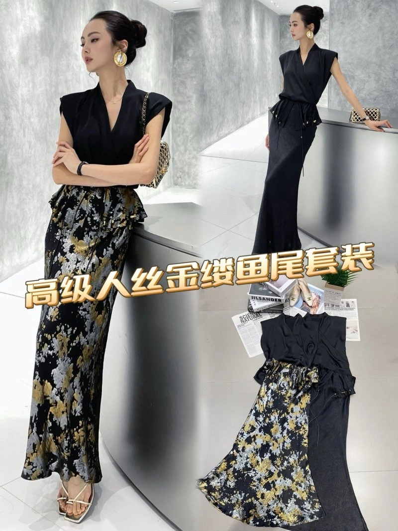 Sleek Christian Dior Dress Suits 113076