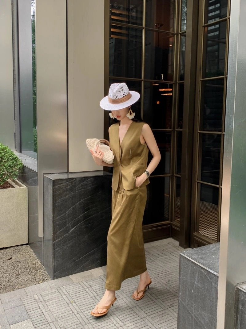 Stylish Christian Dior Dress Suits 113060