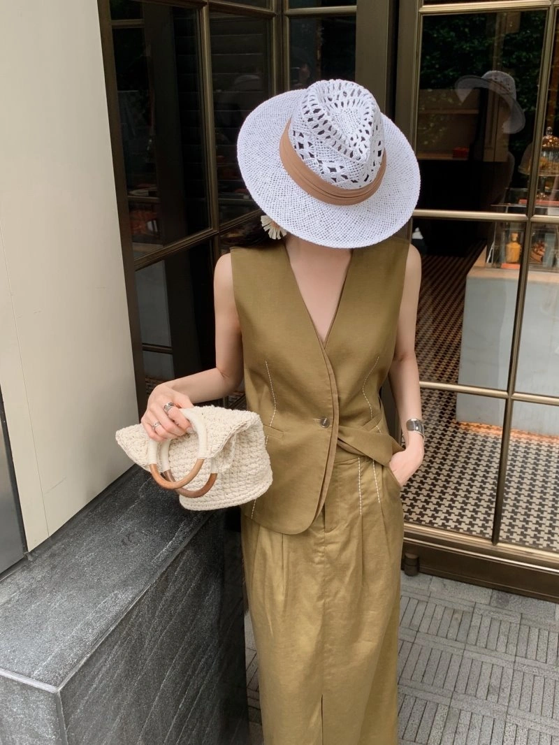 Stylish Christian Dior Dress Suits 113060