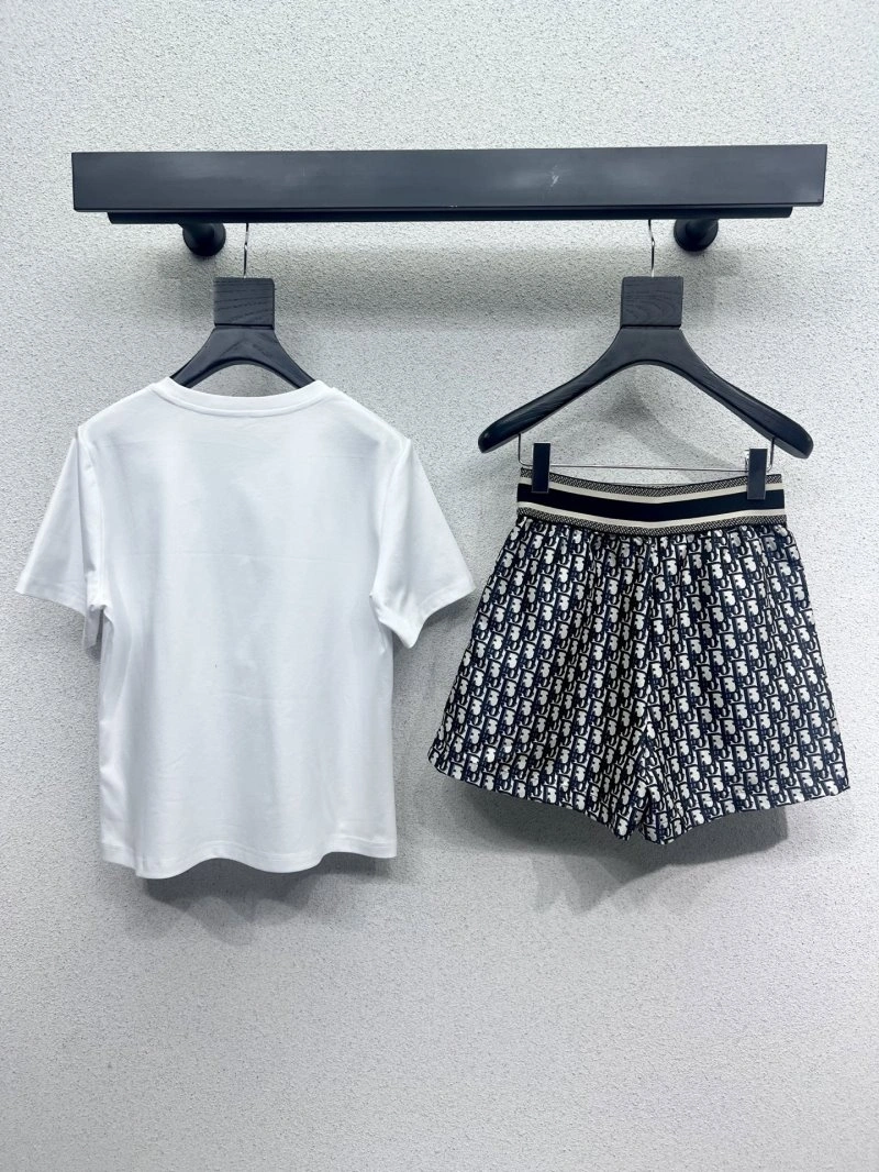 Trendsetting Christian Dior Dress Suits 114475