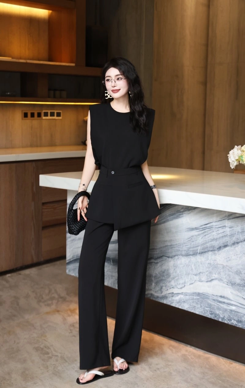 Flexible Christian Dior Dress Suits 114477