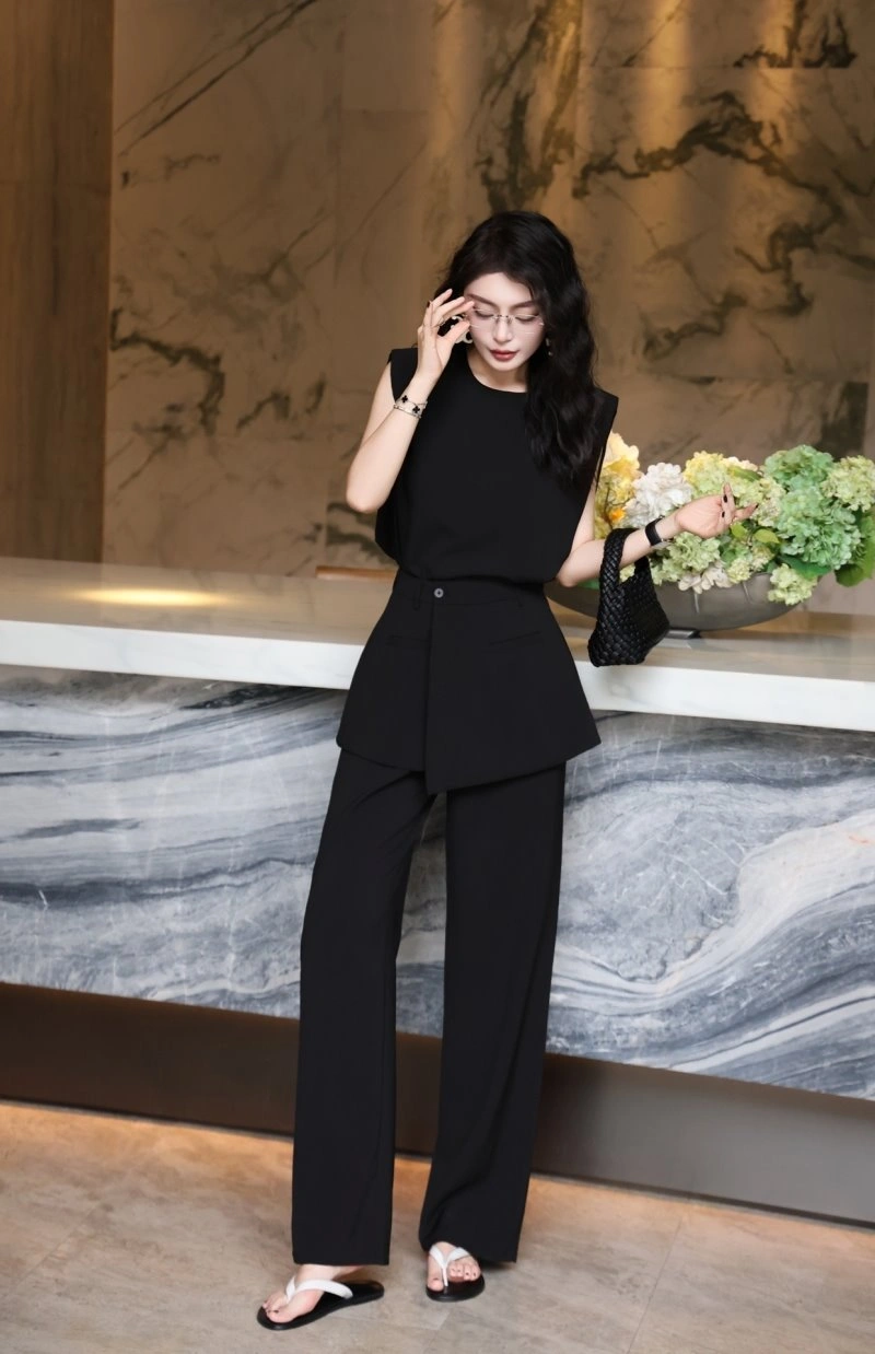 Flexible Christian Dior Dress Suits 114477
