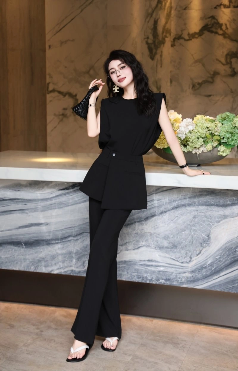 Flexible Christian Dior Dress Suits 114477