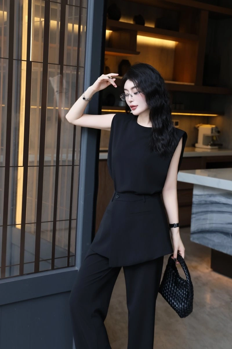 Flexible Christian Dior Dress Suits 114477