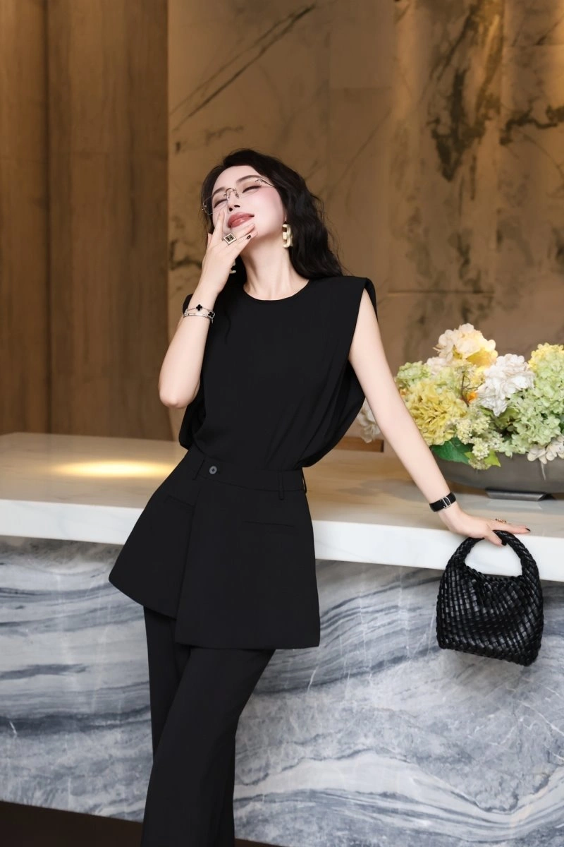 Flexible Christian Dior Dress Suits 114477