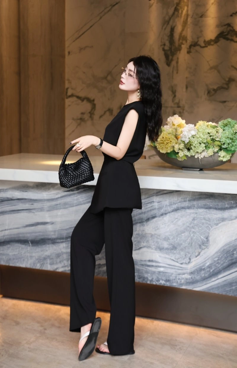 Flexible Christian Dior Dress Suits 114477