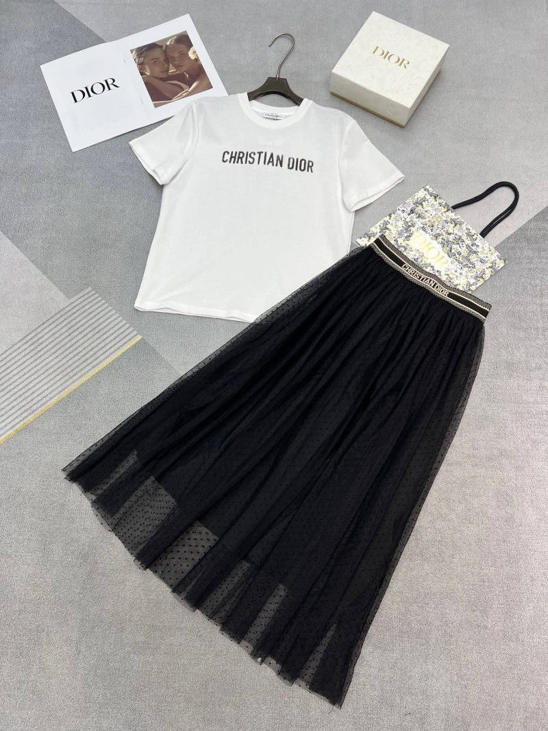 Fashionable Christian Dior Dress Suits 112289