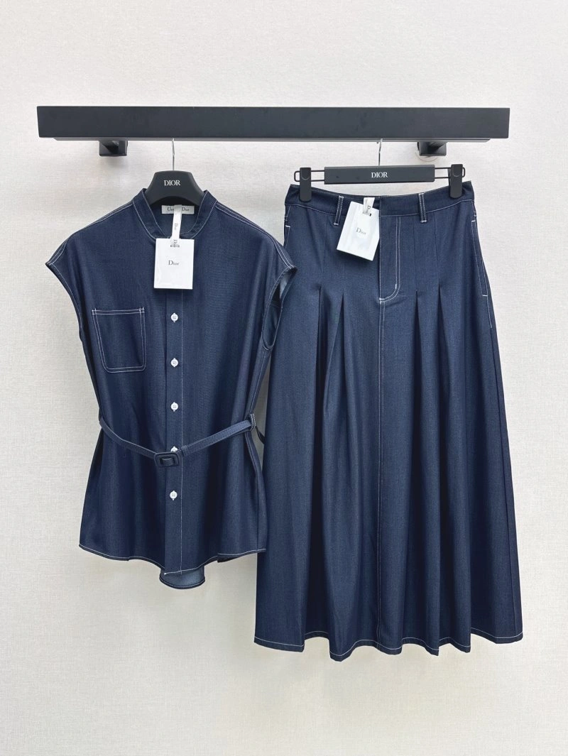 WellDesigned Christian Dior Dress Suits 112285