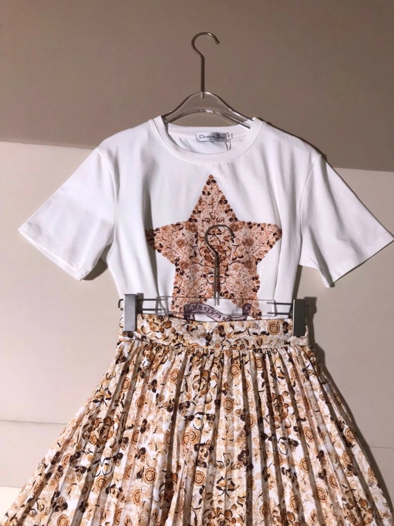 Fashionable Christian Dior Dress Suits 113484