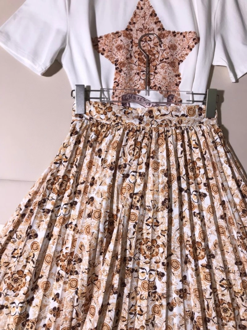 Fashionable Christian Dior Dress Suits 113484