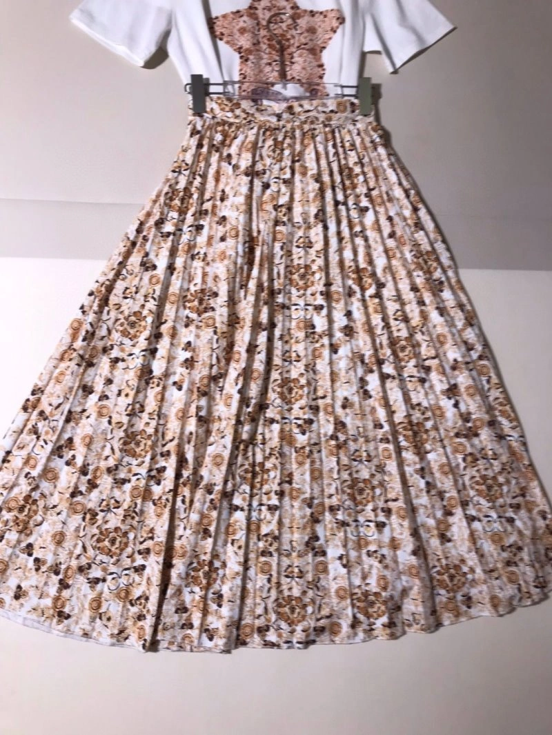 Fashionable Christian Dior Dress Suits 113484