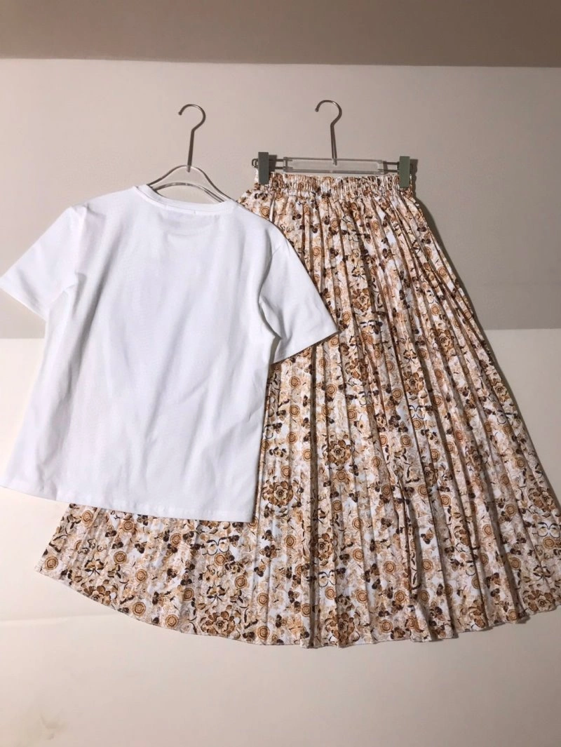 Fashionable Christian Dior Dress Suits 113484