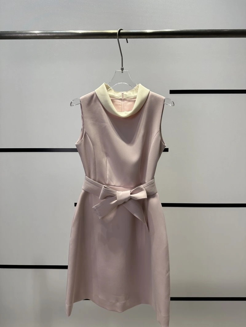 Sleek Christian Dior Dress 113279