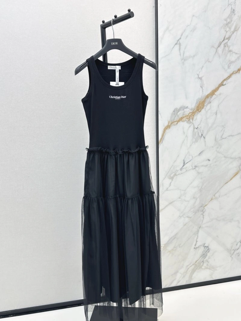 Snug Christian Dior Dress 112516