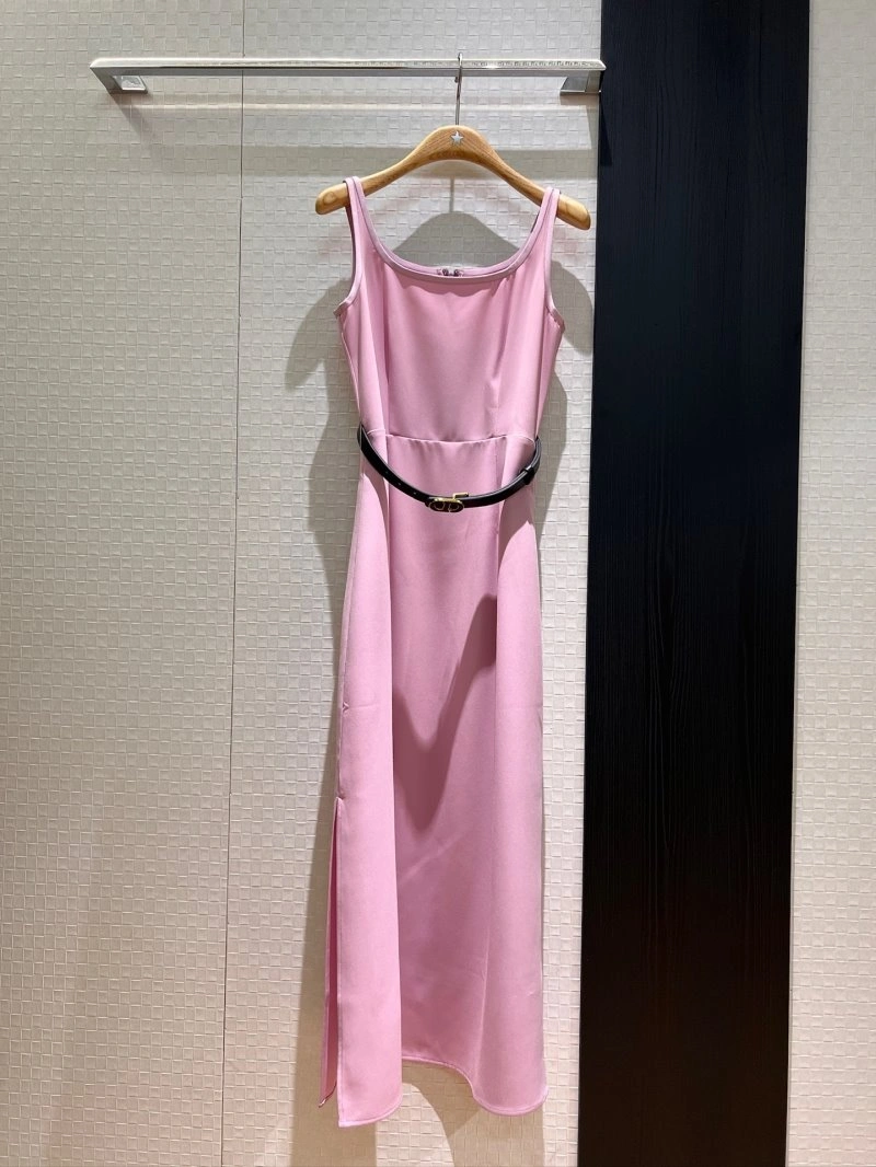 Effortless Christian Dior Dress 112523