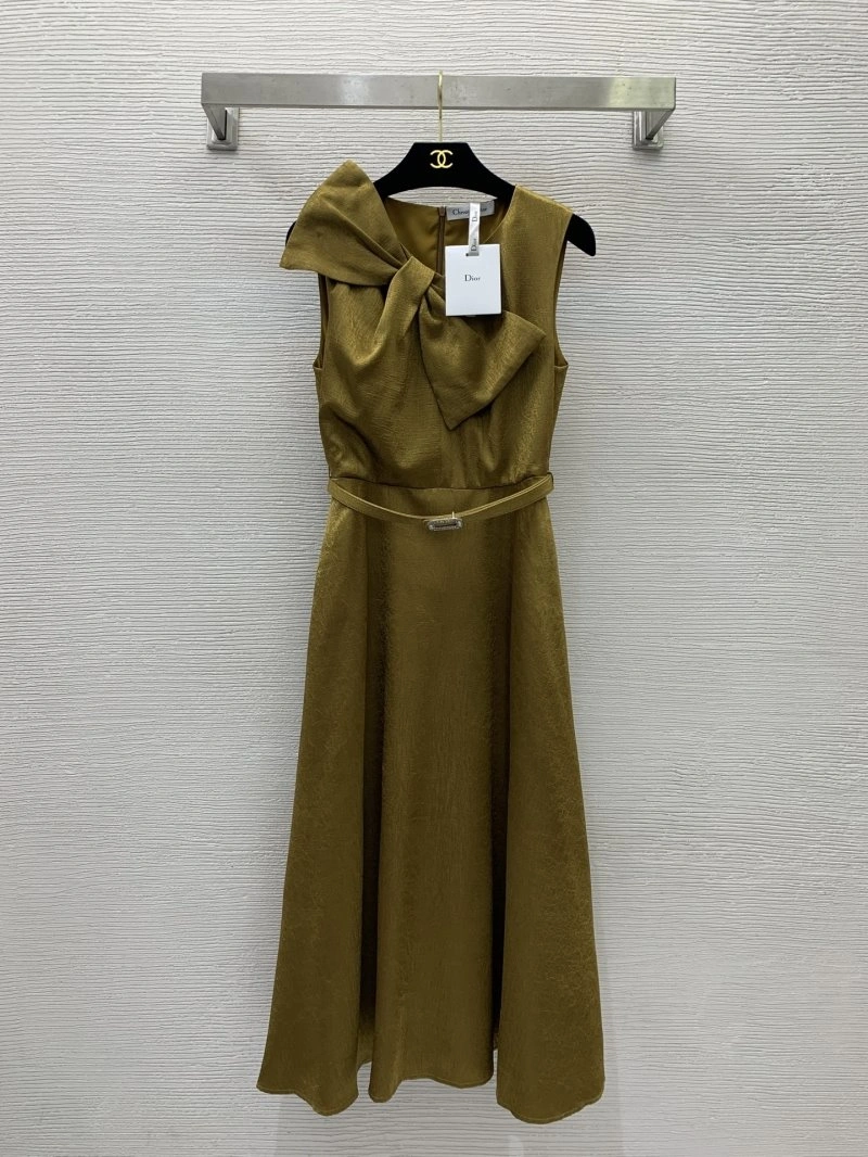 Snug Christian Dior Dress 112422