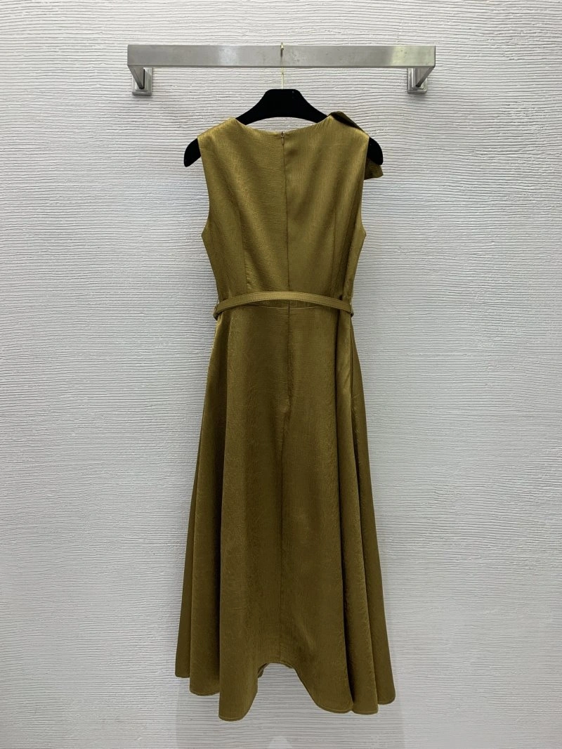 Snug Christian Dior Dress 112422