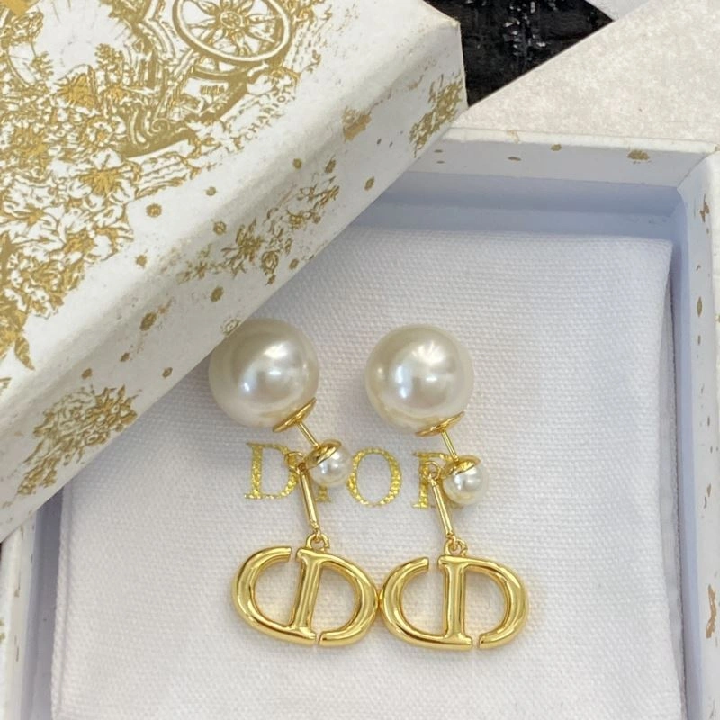 Christian Dior Earrings Attractive 236026