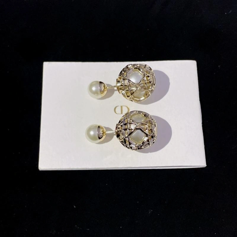 UrbanStyle Christian Dior Earrings 236045