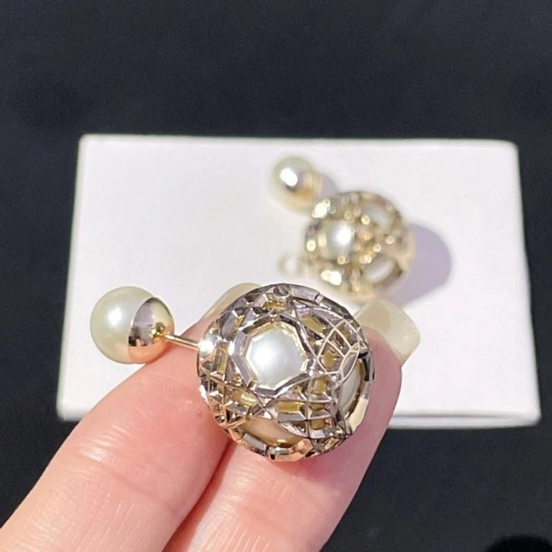 UrbanStyle Christian Dior Earrings 236045