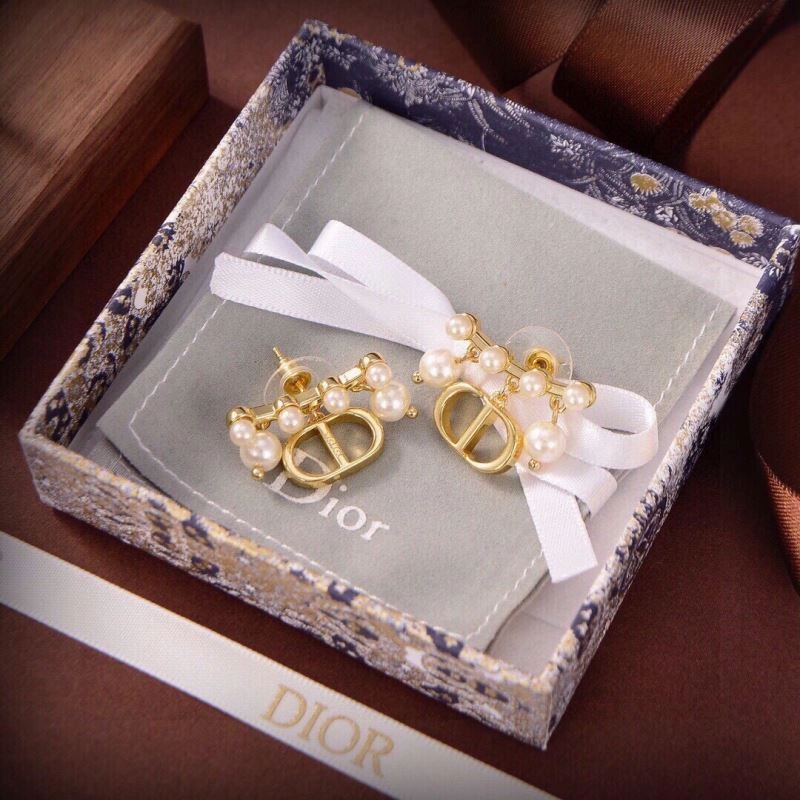 Chic Christian Dior Earrings 236080