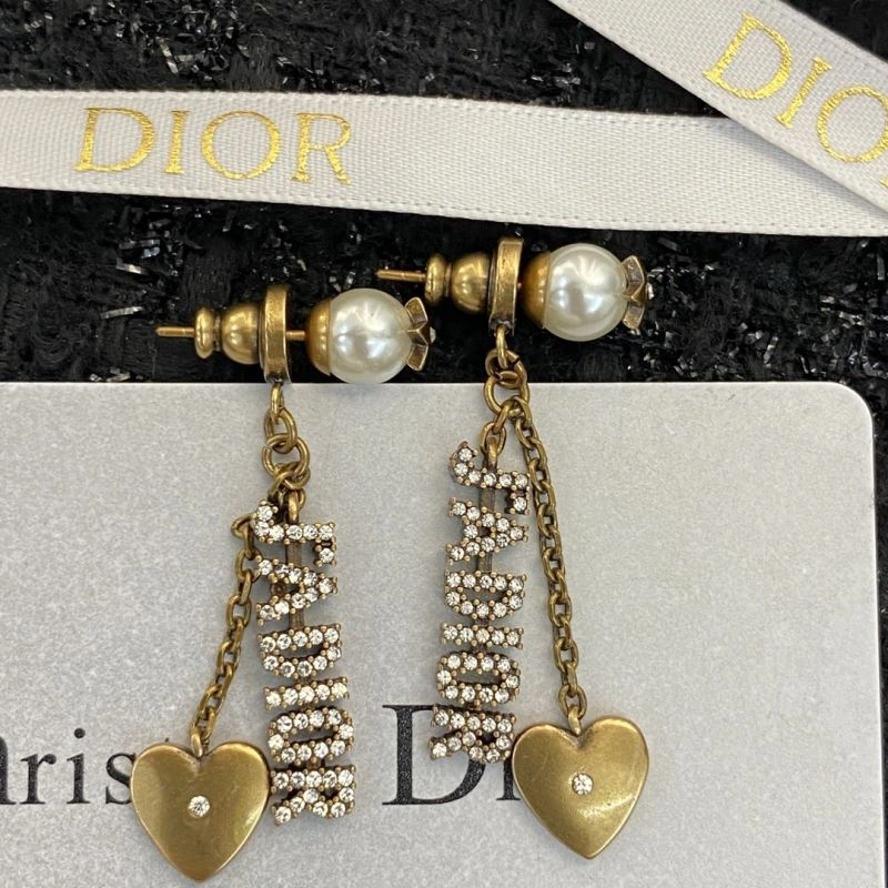 Versatile Christian Dior Earrings 235838