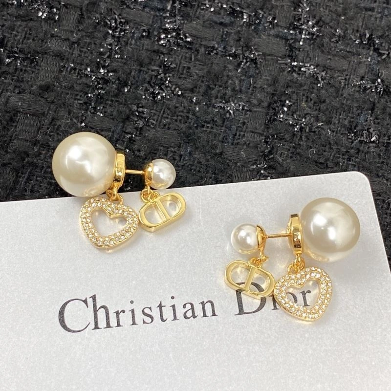Breathable Christian Dior Earrings 235787