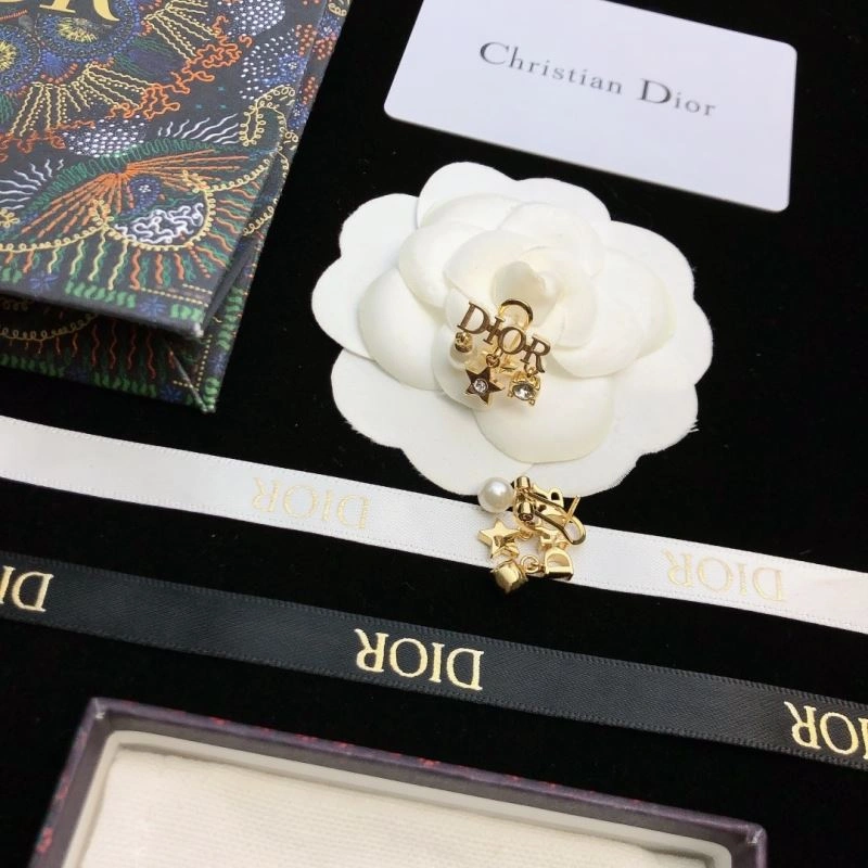 Flexible Christian Dior Earrings 235836